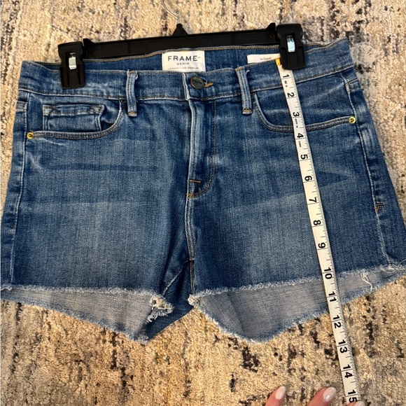 FRAME denim Le Cutoff shorts size 27. Quiet luxury neutral minimalist festival - Picture 4 of 9